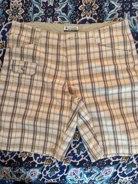 Columbia Women's Plaid Cargo Shorts in Beige, Brown and Yellow